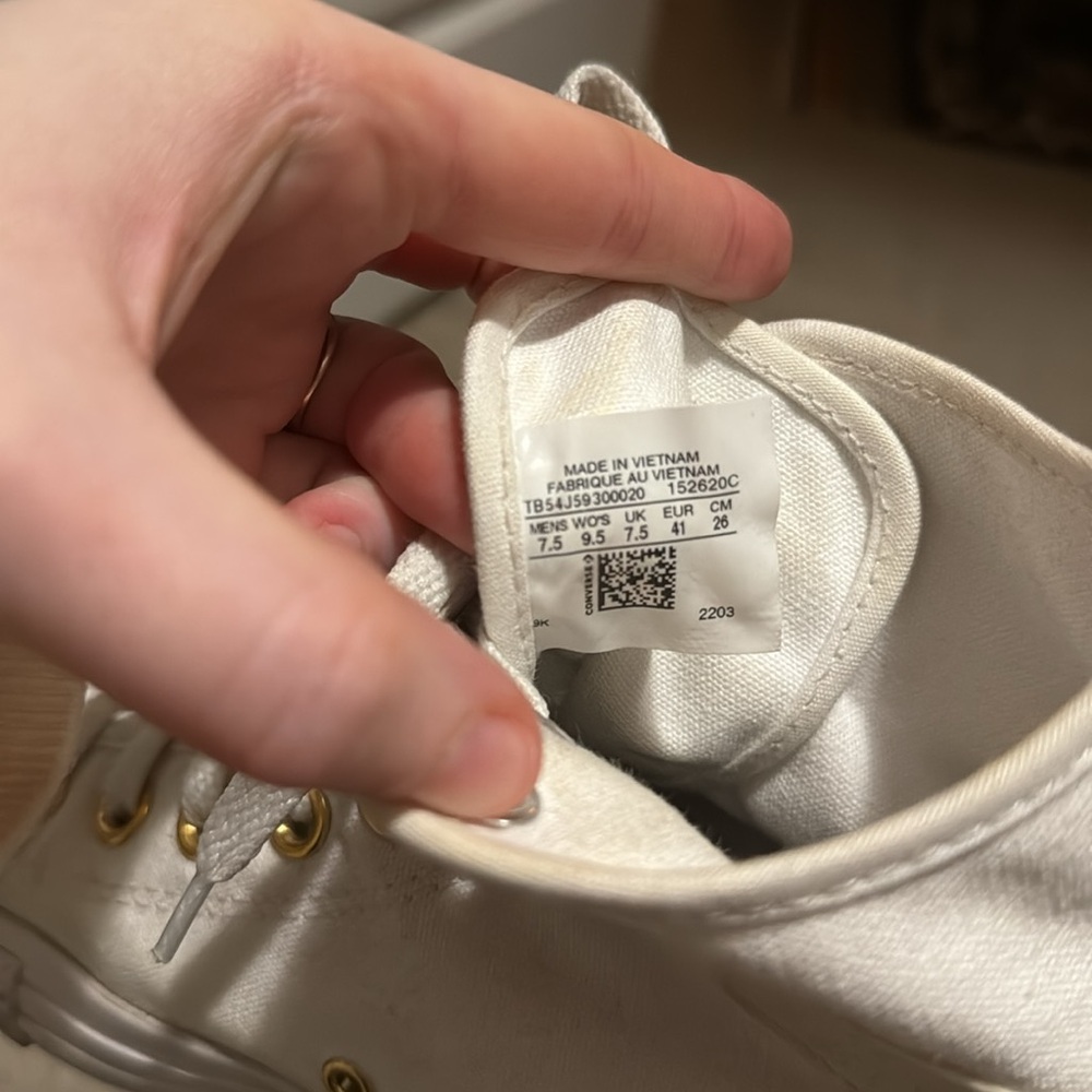 Gently Used - Converse All-Star High Tops - Size 9.5 - Picture 16 of 16